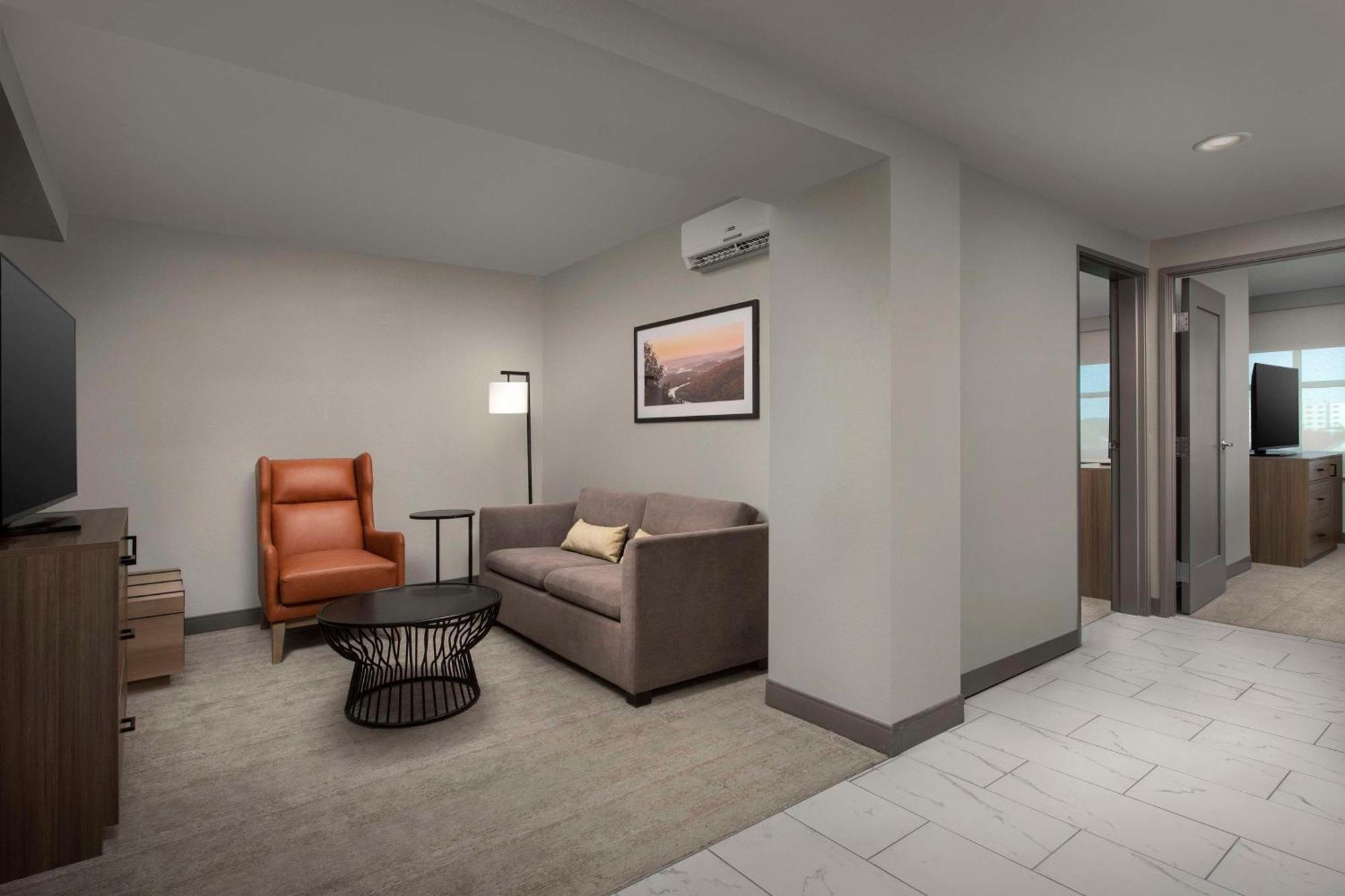 Doubletree By Hilton Chattanooga Hamilton Place Exterior photo